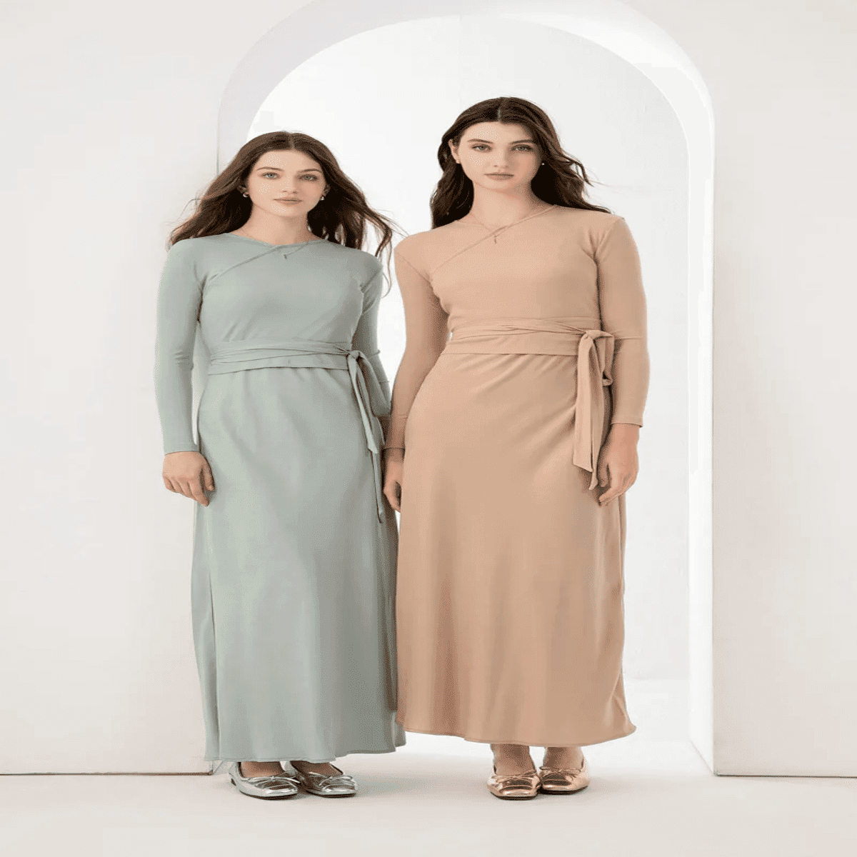 חולצת ריב וחצאית סאטן ארוכה לנשים