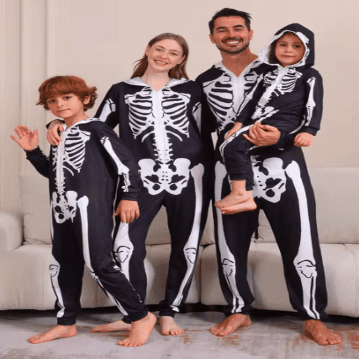 פיג'מת שלד ליל כל הקדושים למשפחה