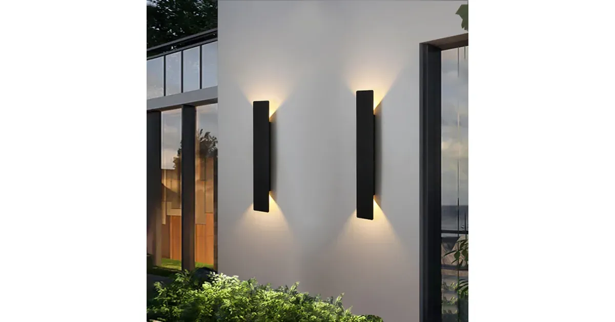 מנורת LED חיצונית לקיר IP65