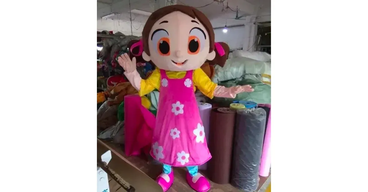 תחפושת נשית למסיבה בסגנון פומפוזי